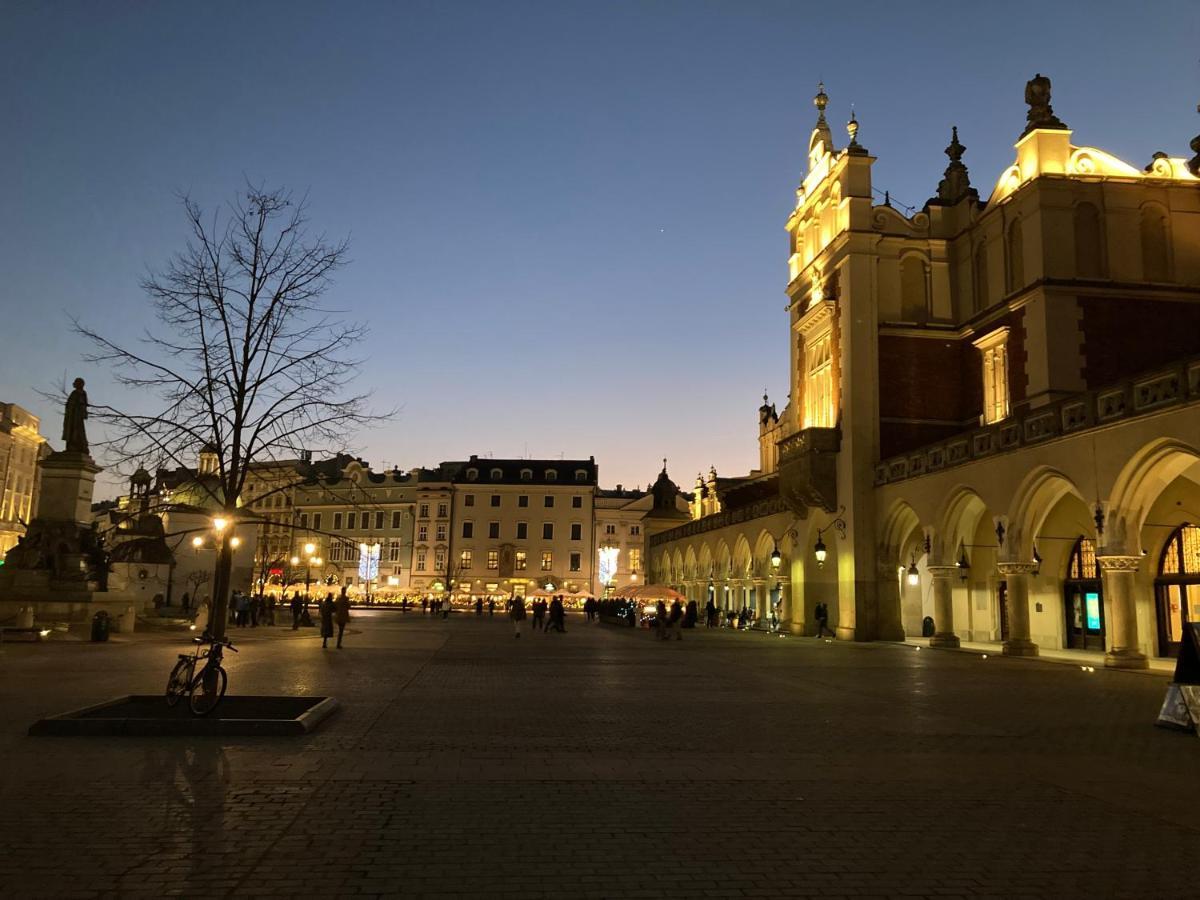 Hotel H12**** Krakow Ngoại thất bức ảnh