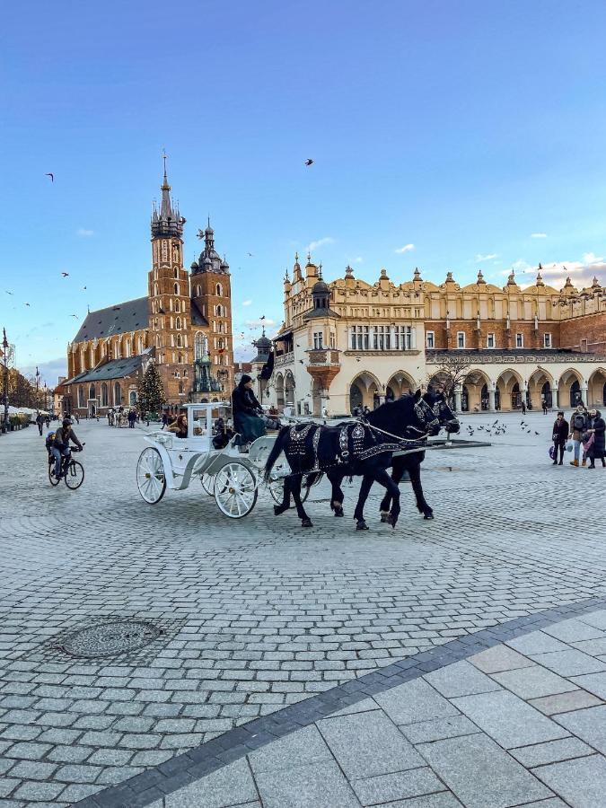 Hotel H12**** Krakow Ngoại thất bức ảnh