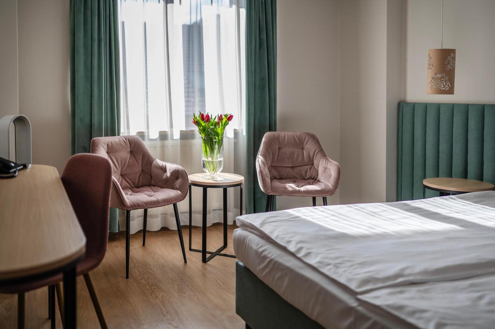 Hotel H12**** Krakow Ngoại thất bức ảnh