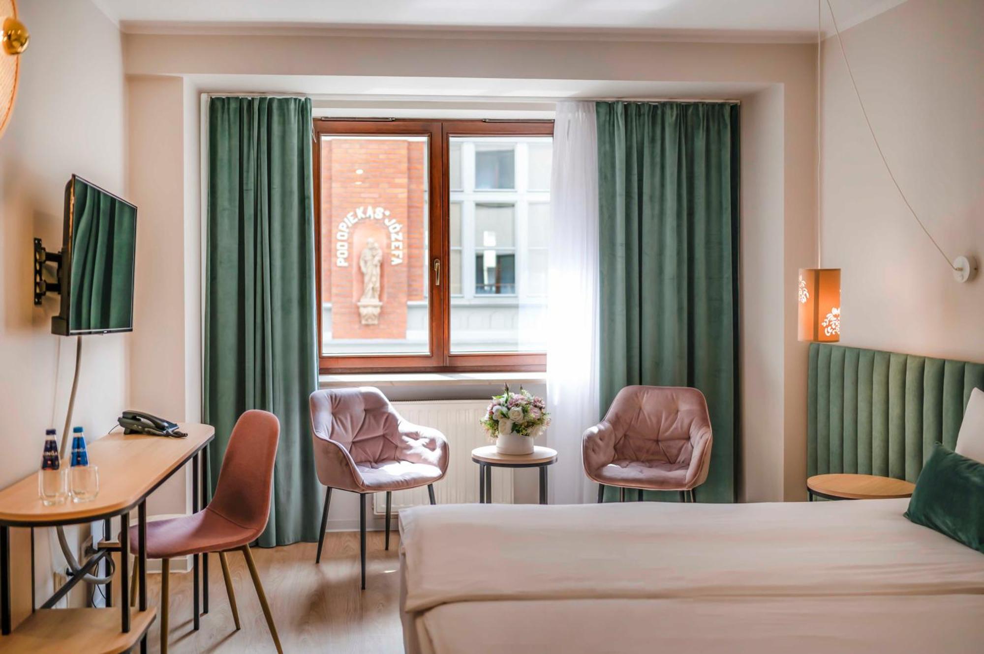 Hotel H12**** Krakow Ngoại thất bức ảnh