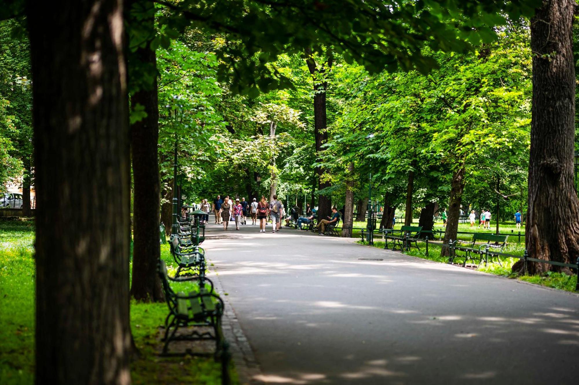 Hotel H12**** Krakow Ngoại thất bức ảnh
