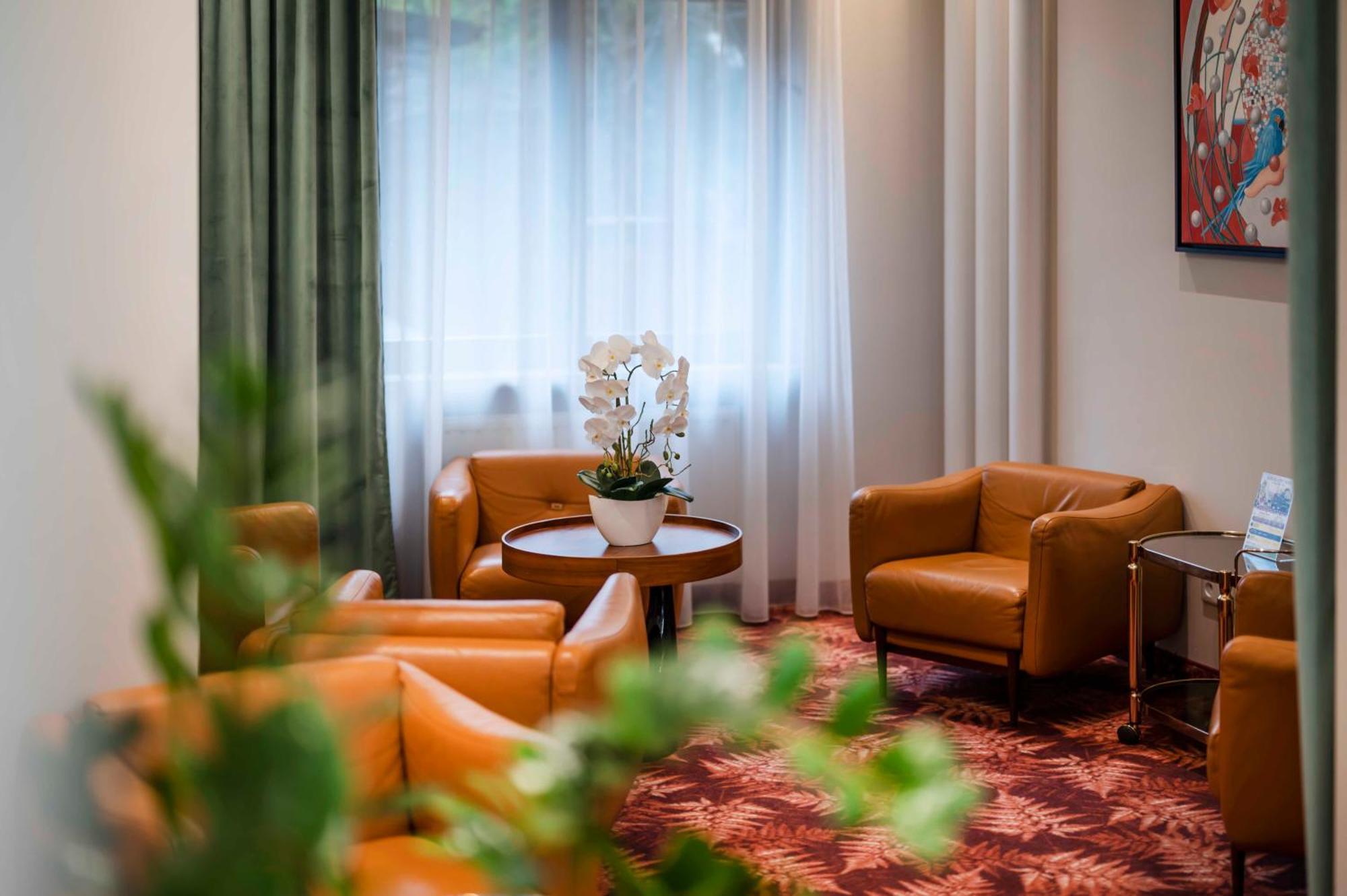 Hotel H12**** Krakow Ngoại thất bức ảnh