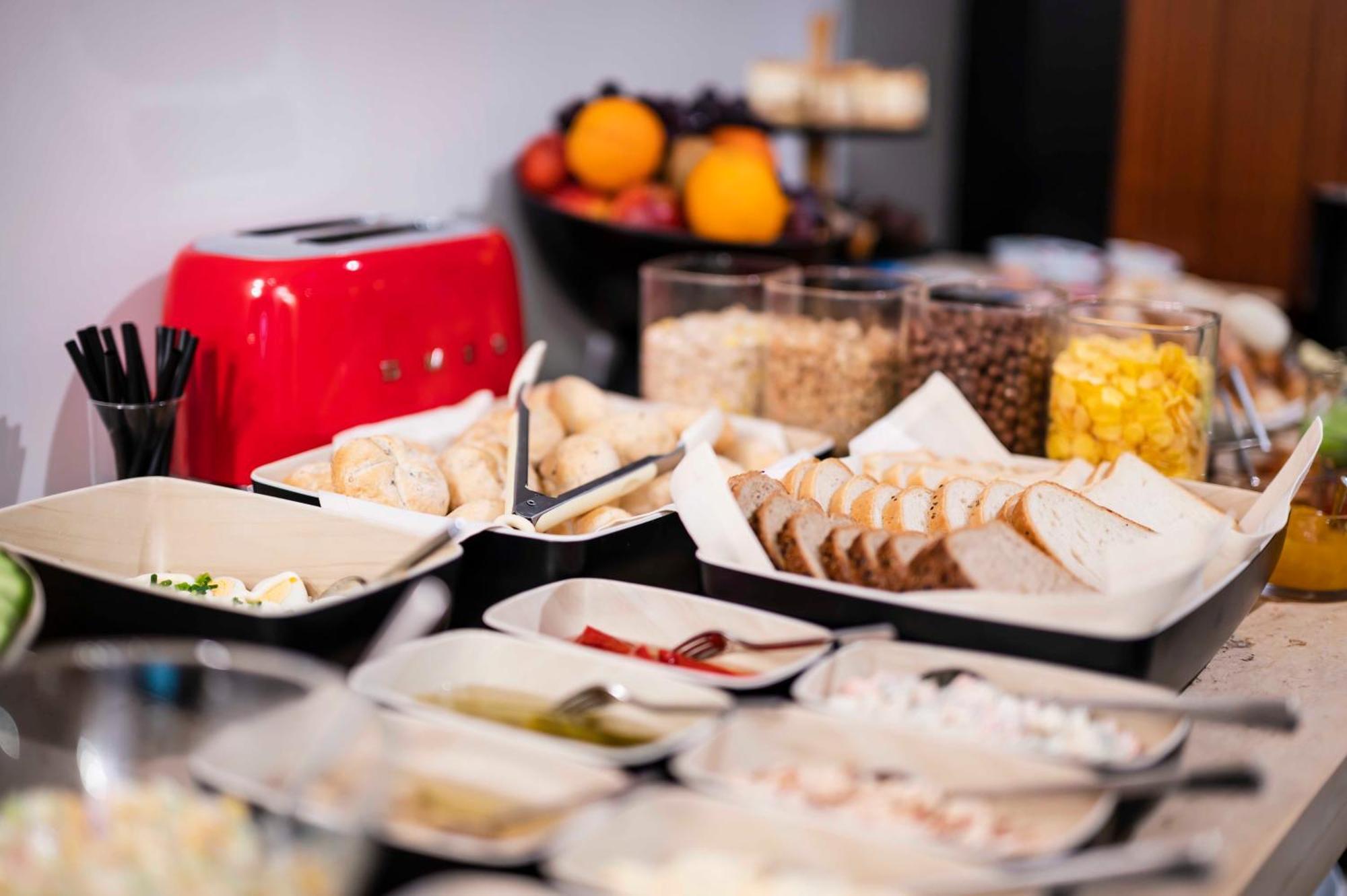 Hotel H12**** Krakow Ngoại thất bức ảnh