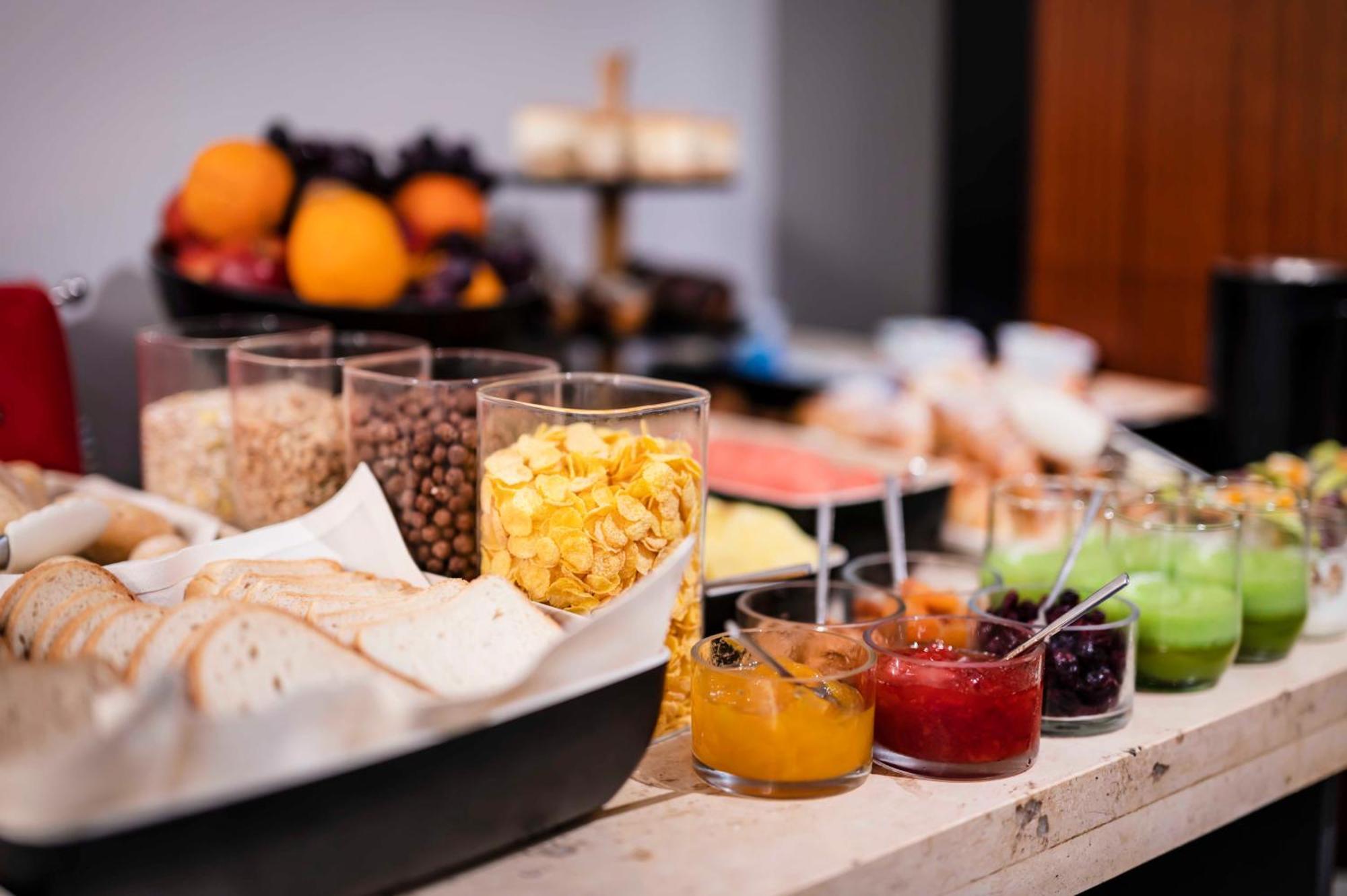 Hotel H12**** Krakow Ngoại thất bức ảnh